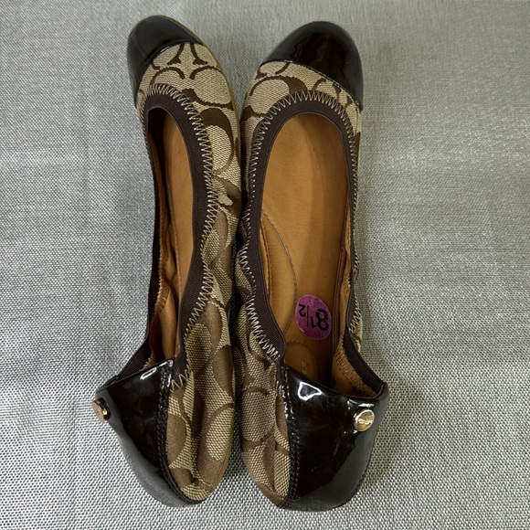 COACH WOMENS FLAT SHOES CANVAS TAN/KHAKI COLOR SIZE 81/2 USED. - Picture 4 of 8